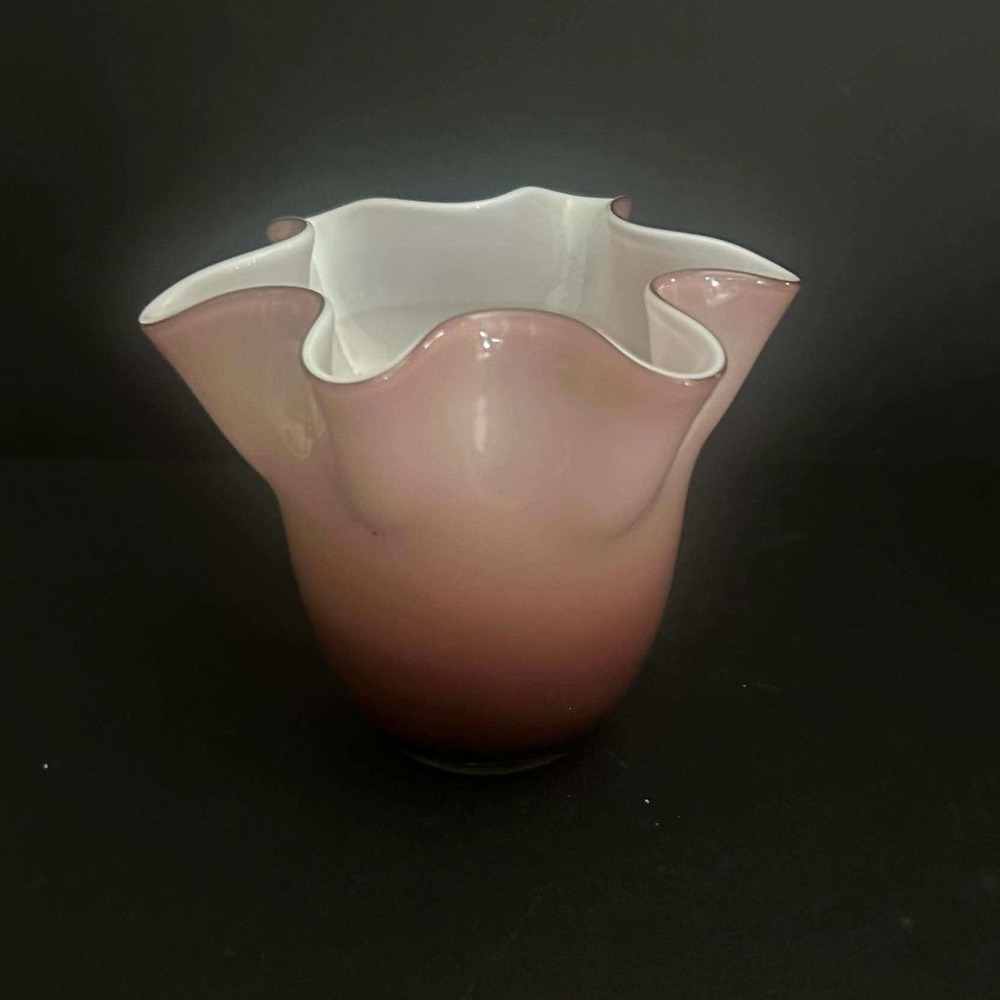 Handkerchief Art Glass‎ Vase Pink Ruffled Ruffed Cased Satin Decor